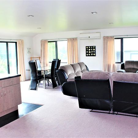 Family Getaway Villa โรโตรัว ภายนอก รูปภาพ